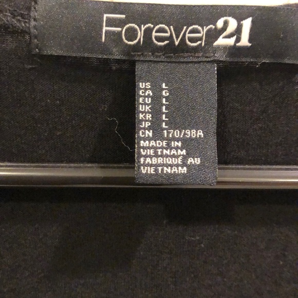 Black tee with gold and black sequence sleeves - Picture 3 of 5